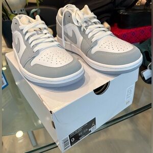 Nike Air Jordan 1 Low — White & Light Gray Women’s Sneakers